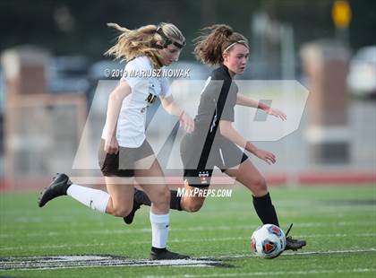 Thumbnail 2 in Adams vs. Troy (MHSAA D1 Regional Final) photogallery.