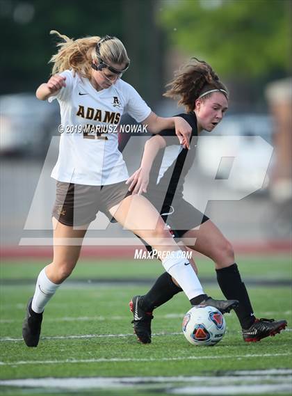 Thumbnail 3 in Adams vs. Troy (MHSAA D1 Regional Final) photogallery.