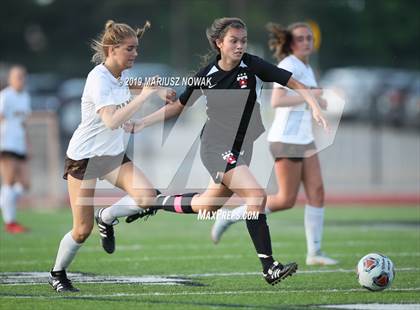 Thumbnail 2 in Adams vs. Troy (MHSAA D1 Regional Final) photogallery.