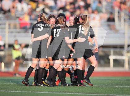 Thumbnail 2 in Adams vs. Troy (MHSAA D1 Regional Final) photogallery.