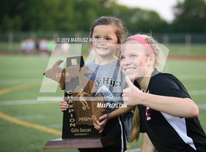 Thumbnail 1 in Adams vs. Troy (MHSAA D1 Regional Final) photogallery.