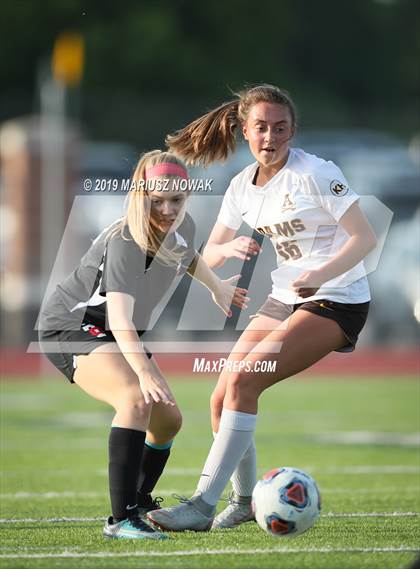 Thumbnail 3 in Adams vs. Troy (MHSAA D1 Regional Final) photogallery.
