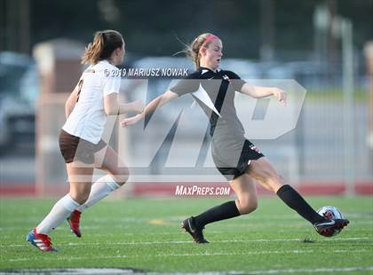 Thumbnail 2 in Adams vs. Troy (MHSAA D1 Regional Final) photogallery.