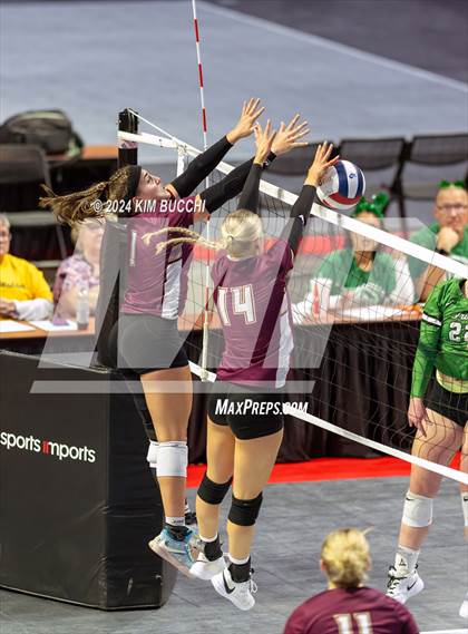 Thumbnail 3 in Williamstown vs. Charleston Catholic (WVSSAC Class AA Quarterfinal) photogallery.
