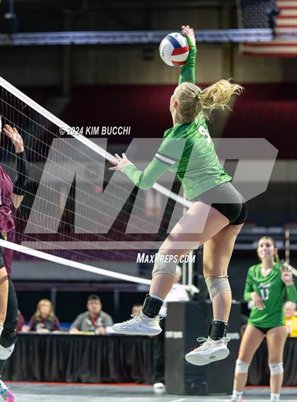 Thumbnail 1 in Williamstown vs. Charleston Catholic (WVSSAC Class AA Quarterfinal) photogallery.