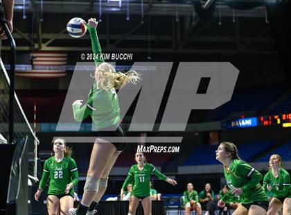 Thumbnail 2 in Williamstown vs. Charleston Catholic (WVSSAC Class AA Quarterfinal) photogallery.