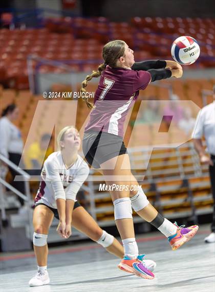 Thumbnail 1 in Williamstown vs. Charleston Catholic (WVSSAC Class AA Quarterfinal) photogallery.