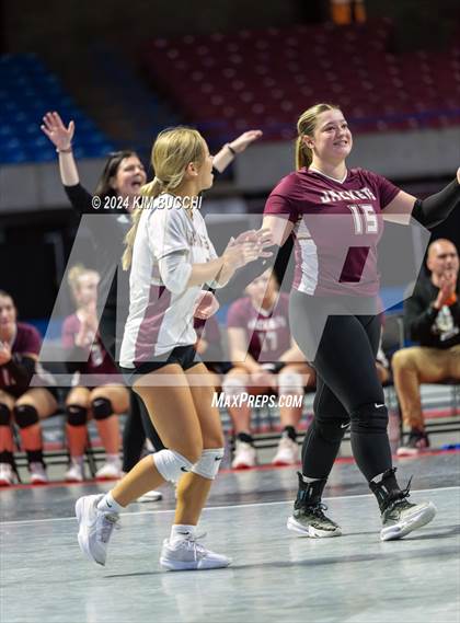 Thumbnail 3 in Williamstown vs. Charleston Catholic (WVSSAC Class AA Quarterfinal) photogallery.