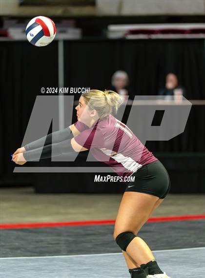 Thumbnail 2 in Williamstown vs. Charleston Catholic (WVSSAC Class AA Quarterfinal) photogallery.