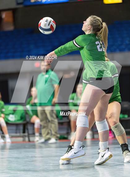 Thumbnail 1 in Williamstown vs. Charleston Catholic (WVSSAC Class AA Quarterfinal) photogallery.