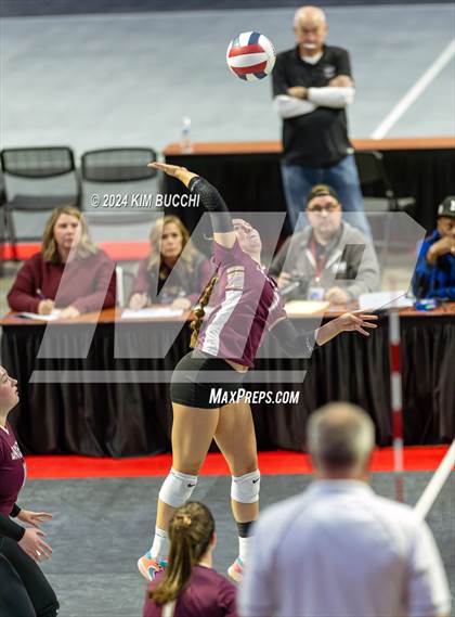 Thumbnail 3 in Williamstown vs. Charleston Catholic (WVSSAC Class AA Quarterfinal) photogallery.