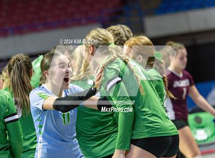 Thumbnail 1 in Williamstown vs. Charleston Catholic (WVSSAC Class AA Quarterfinal) photogallery.