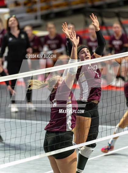 Thumbnail 1 in Williamstown vs. Charleston Catholic (WVSSAC Class AA Quarterfinal) photogallery.