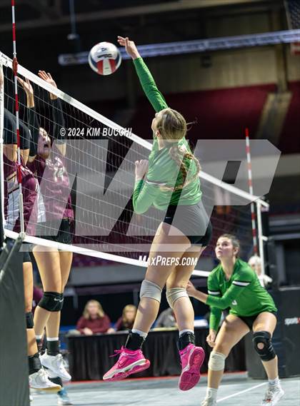 Thumbnail 3 in Williamstown vs. Charleston Catholic (WVSSAC Class AA Quarterfinal) photogallery.