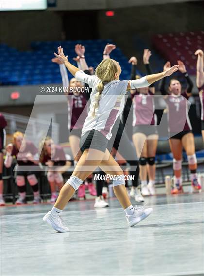 Thumbnail 1 in Williamstown vs. Charleston Catholic (WVSSAC Class AA Quarterfinal) photogallery.