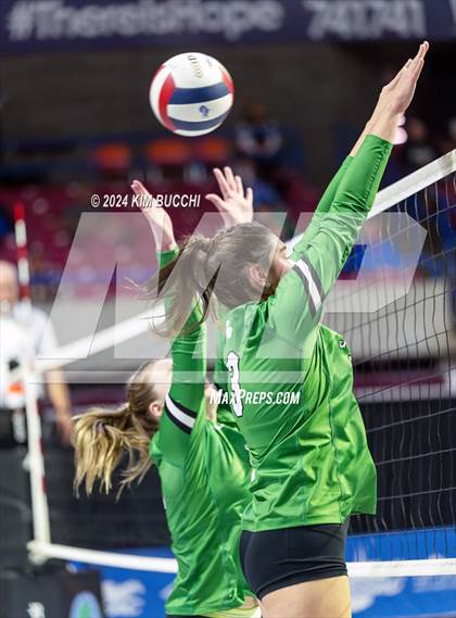 Thumbnail 2 in Williamstown vs. Charleston Catholic (WVSSAC Class AA Quarterfinal) photogallery.