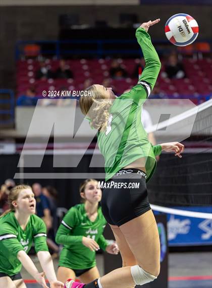 Thumbnail 3 in Williamstown vs. Charleston Catholic (WVSSAC Class AA Quarterfinal) photogallery.