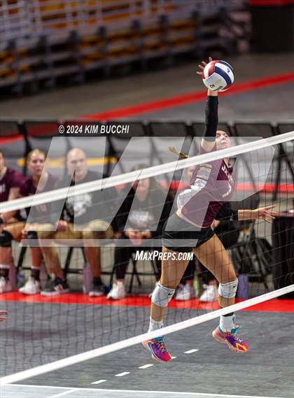 Thumbnail 1 in Williamstown vs. Charleston Catholic (WVSSAC Class AA Quarterfinal) photogallery.