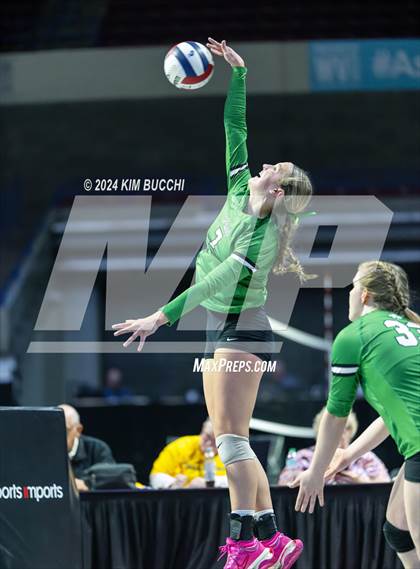 Thumbnail 1 in Williamstown vs. Charleston Catholic (WVSSAC Class AA Quarterfinal) photogallery.