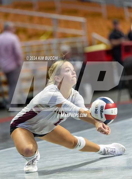 Thumbnail 2 in Williamstown vs. Charleston Catholic (WVSSAC Class AA Quarterfinal) photogallery.