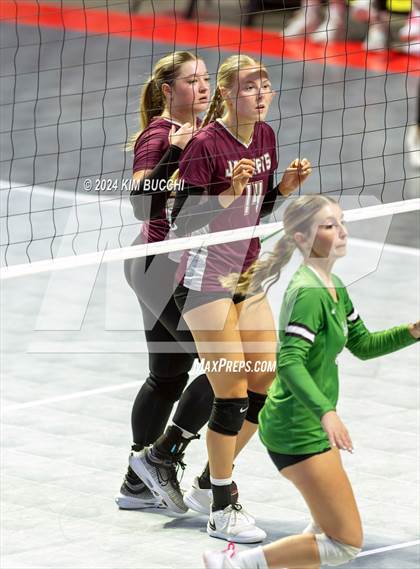 Thumbnail 1 in Williamstown vs. Charleston Catholic (WVSSAC Class AA Quarterfinal) photogallery.