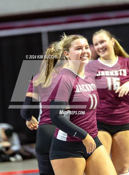 Thumbnail 3 in Williamstown vs. Charleston Catholic (WVSSAC Class AA Quarterfinal) photogallery.