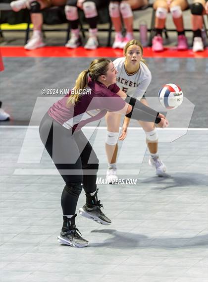 Thumbnail 1 in Williamstown vs. Charleston Catholic (WVSSAC Class AA Quarterfinal) photogallery.