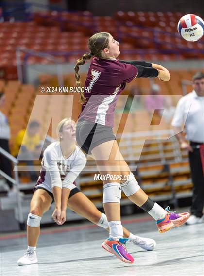 Thumbnail 3 in Williamstown vs. Charleston Catholic (WVSSAC Class AA Quarterfinal) photogallery.