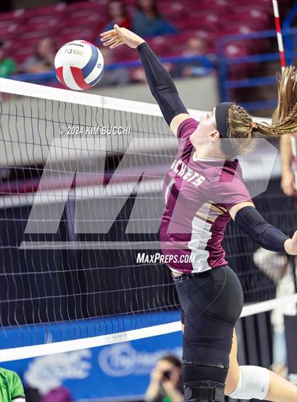 Thumbnail 2 in Williamstown vs. Charleston Catholic (WVSSAC Class AA Quarterfinal) photogallery.