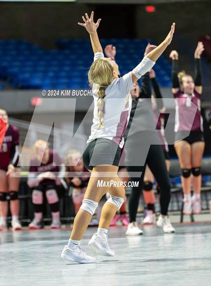Thumbnail 3 in Williamstown vs. Charleston Catholic (WVSSAC Class AA Quarterfinal) photogallery.