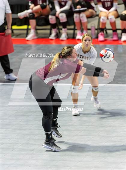Thumbnail 2 in Williamstown vs. Charleston Catholic (WVSSAC Class AA Quarterfinal) photogallery.