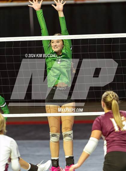 Thumbnail 1 in Williamstown vs. Charleston Catholic (WVSSAC Class AA Quarterfinal) photogallery.