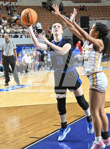 Thumbnail 3 in Salpointe Catholic vs. Mesquite (AIA 4A Final) photogallery.