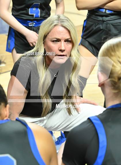 Thumbnail 1 in Salpointe Catholic vs. Mesquite (AIA 4A Final) photogallery.