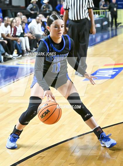 Thumbnail 2 in Salpointe Catholic vs. Mesquite (AIA 4A Final) photogallery.