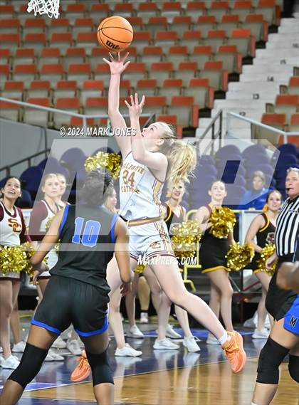 Thumbnail 3 in Salpointe Catholic vs. Mesquite (AIA 4A Final) photogallery.