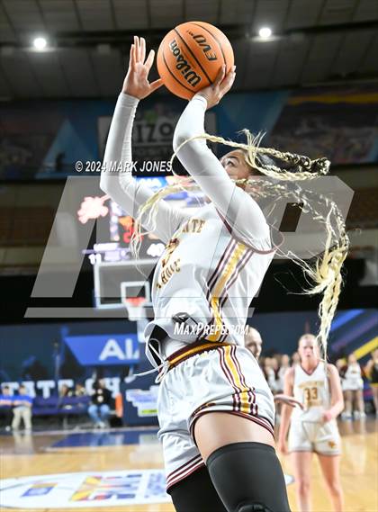 Thumbnail 1 in Salpointe Catholic vs. Mesquite (AIA 4A Final) photogallery.
