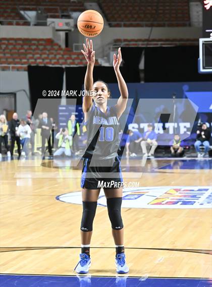 Thumbnail 3 in Salpointe Catholic vs. Mesquite (AIA 4A Final) photogallery.