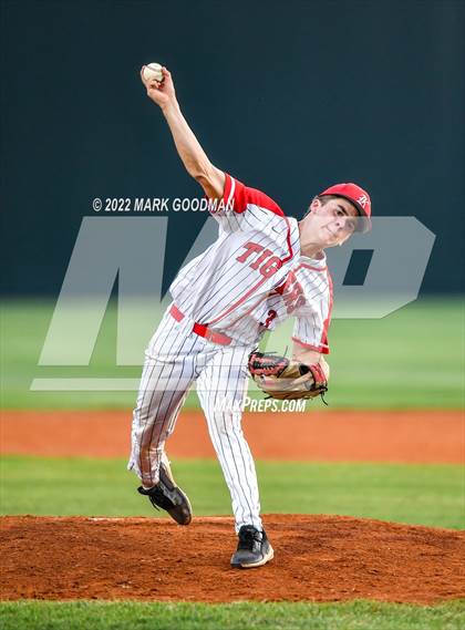 Thumbnail 2 in Katy vs Strake Jesuit - game 2 (UIL Region III-6A Regional SemiFinal)  photogallery.