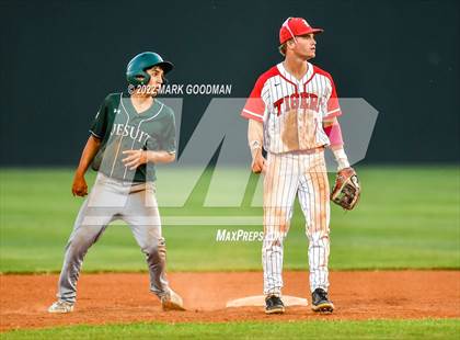 Thumbnail 2 in Katy vs Strake Jesuit - game 2 (UIL Region III-6A Regional SemiFinal)  photogallery.