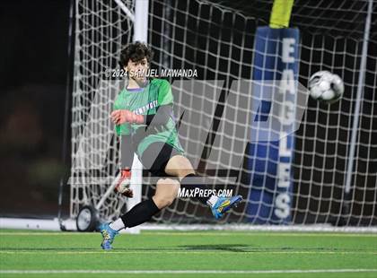Thumbnail 2 in Brentwood School vs Burroughs photogallery.