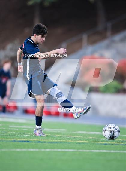 Thumbnail 3 in Brentwood School vs Burroughs photogallery.