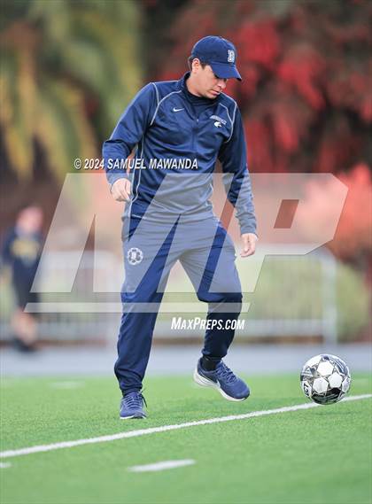 Thumbnail 3 in Brentwood School vs Burroughs photogallery.
