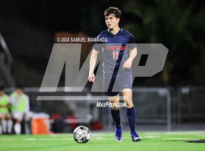 Thumbnail 3 in Brentwood School vs Burroughs photogallery.