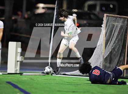 Thumbnail 2 in Brentwood School vs Burroughs photogallery.