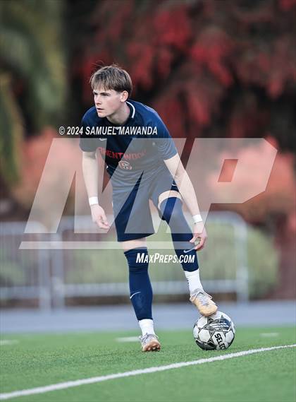 Thumbnail 3 in Brentwood School vs Burroughs photogallery.