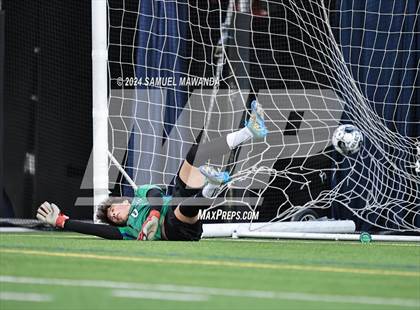 Thumbnail 3 in Brentwood School vs Burroughs photogallery.