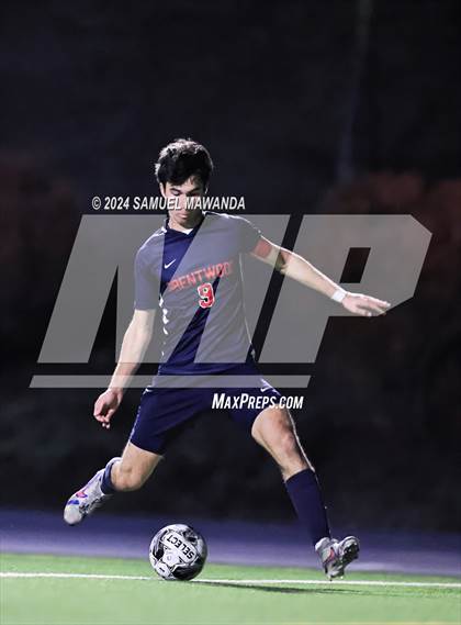 Thumbnail 3 in Brentwood School vs Burroughs photogallery.