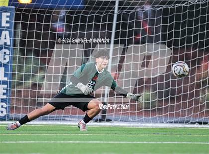 Thumbnail 3 in Brentwood School vs Burroughs photogallery.