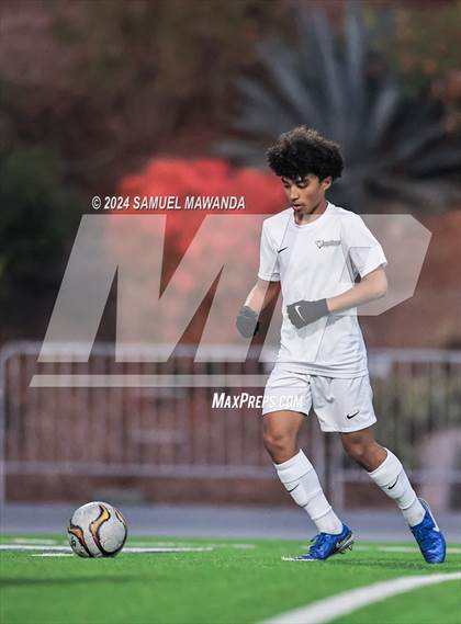 Thumbnail 3 in Brentwood School vs Burroughs photogallery.